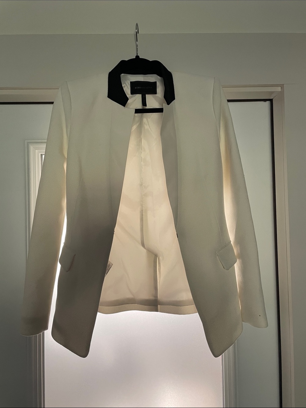 BCBGMaxAzria White Open-Front Blazer with Black Collar